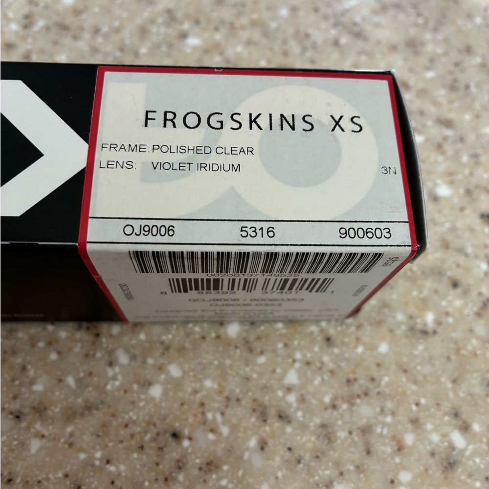 Oakley Frogskins Kids Sunglasses with Violet Lenses - Picture 2 of 3